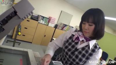 Japanese slut enjoys to be fucked in the office