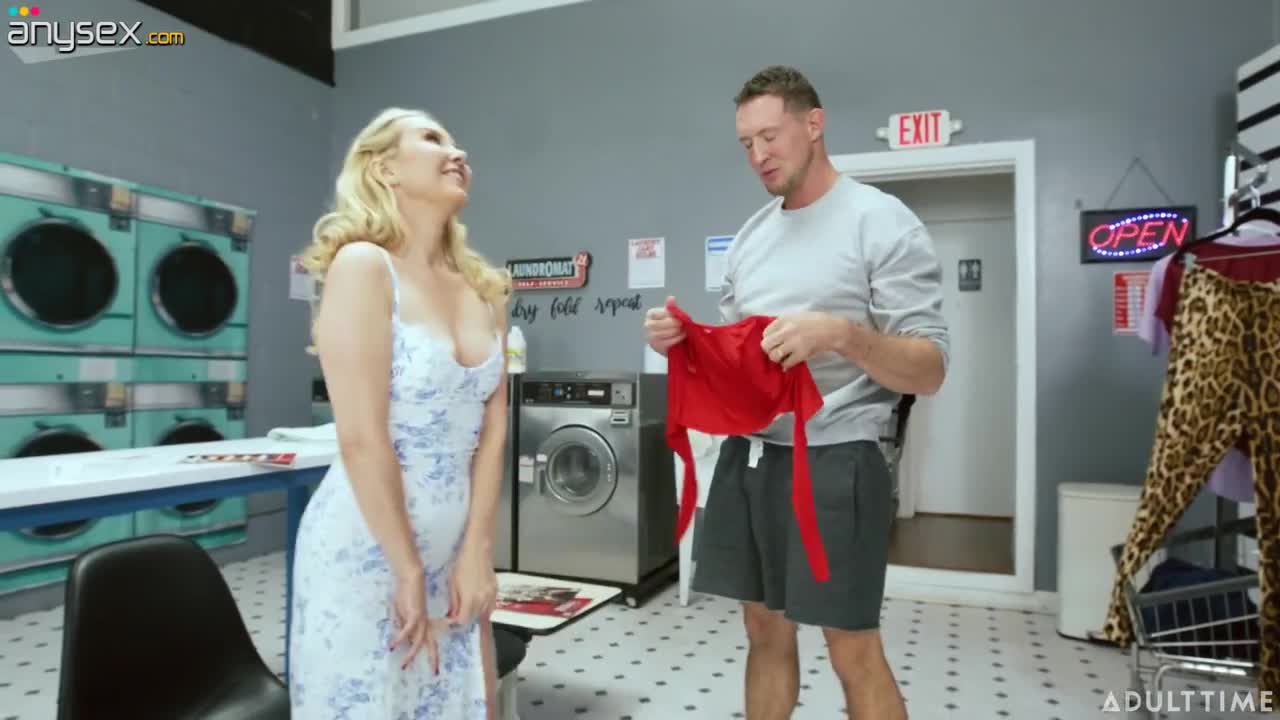 Blonde Cuckqueen Enjoys Watching How Her Husband Fucks a Pretty Plump Latina Laundry-girl Free Porn Videos | ePornAny.