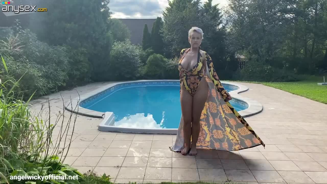 Appetizing mature masturbates with huge dildo by the pool - Solo Free Porn Videos | ePornAny.