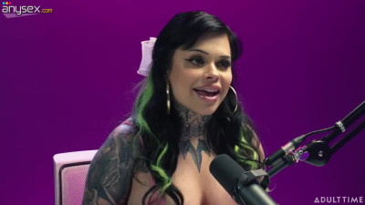 Tattooed busty brunette demonstrates an exciting solo with a vibrator after an interview.