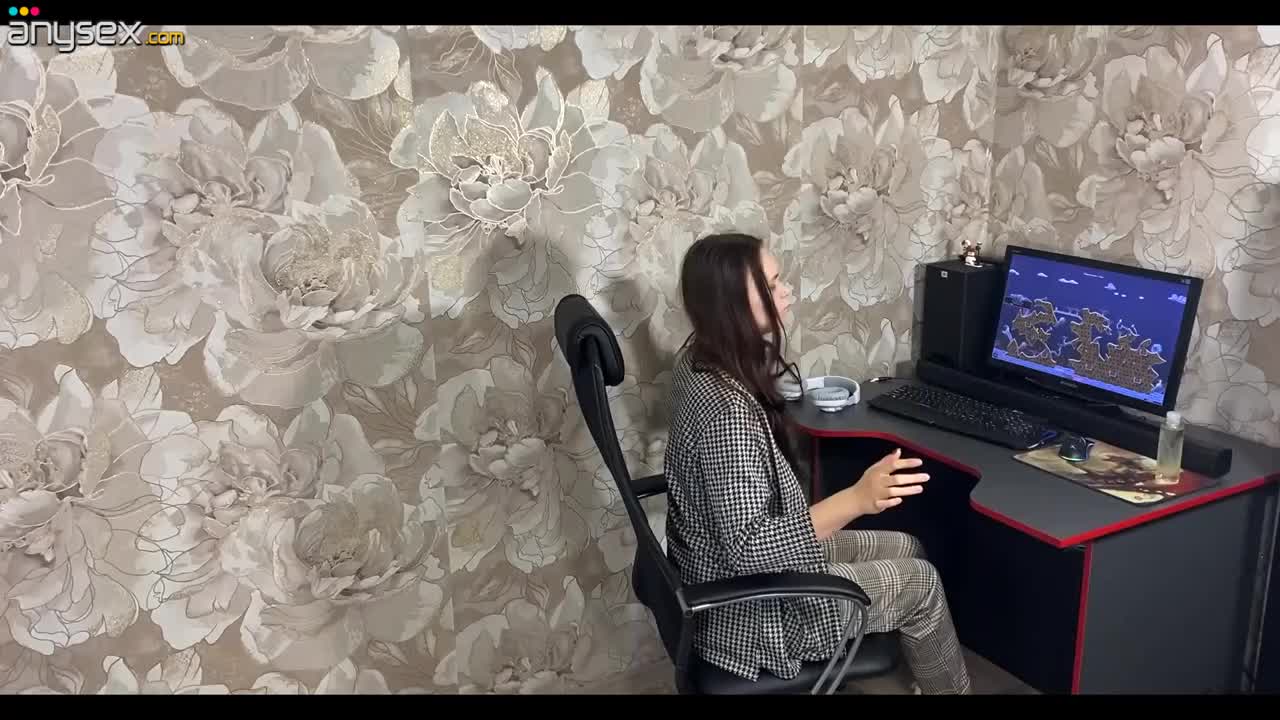 Gamer step-mom got wildly fucked on a chair with cum on her big tits Free Porn Videos | ePornAny.