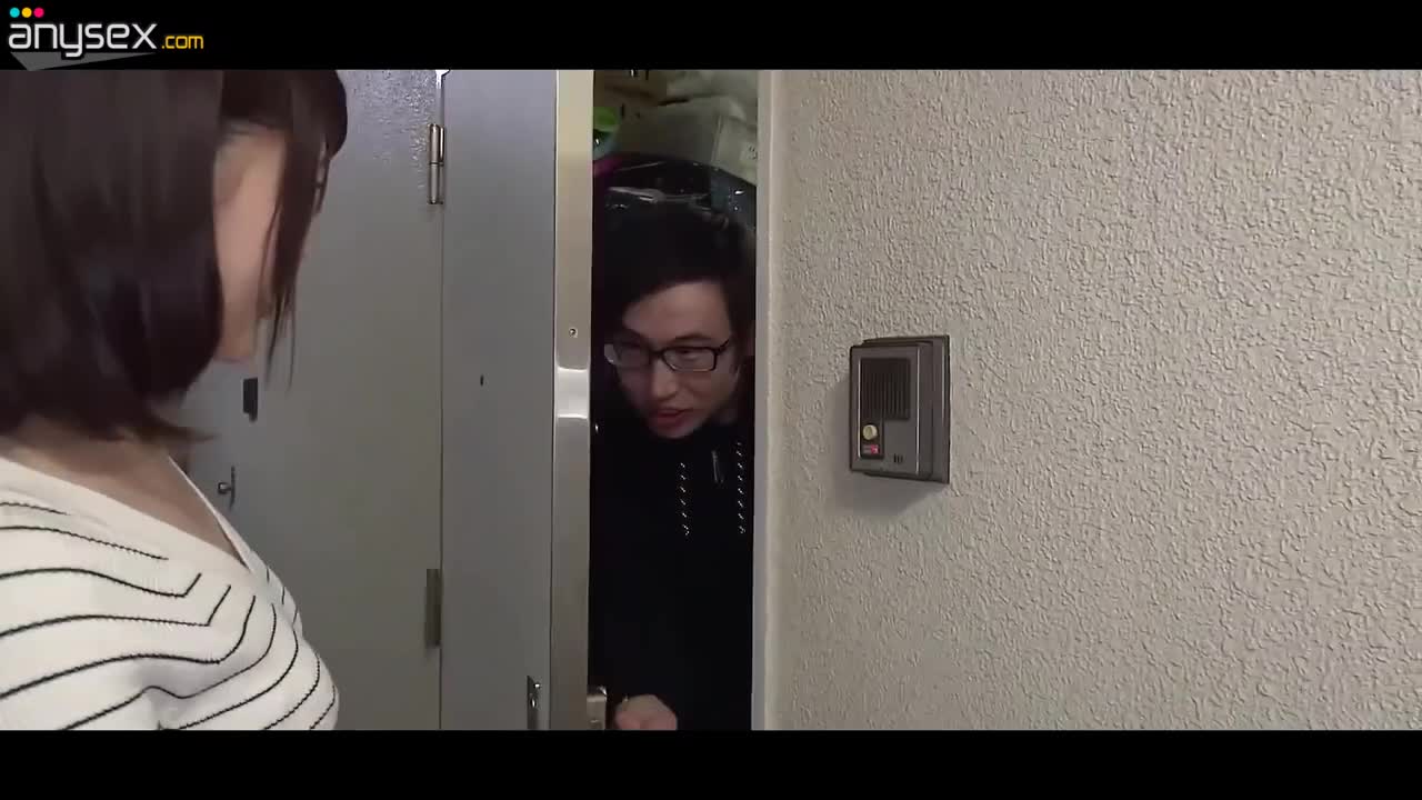 Uncensored Japanese petite MILF creampie on a first date Free Porn Videos | ePornAny.