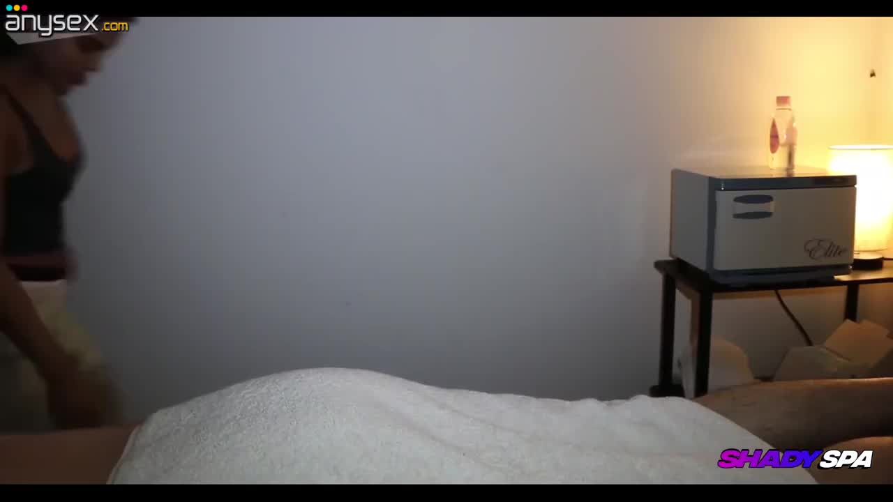 Busty Latina masseuse gives a shady spa massage to her new client Free Porn Videos | ePornAny.