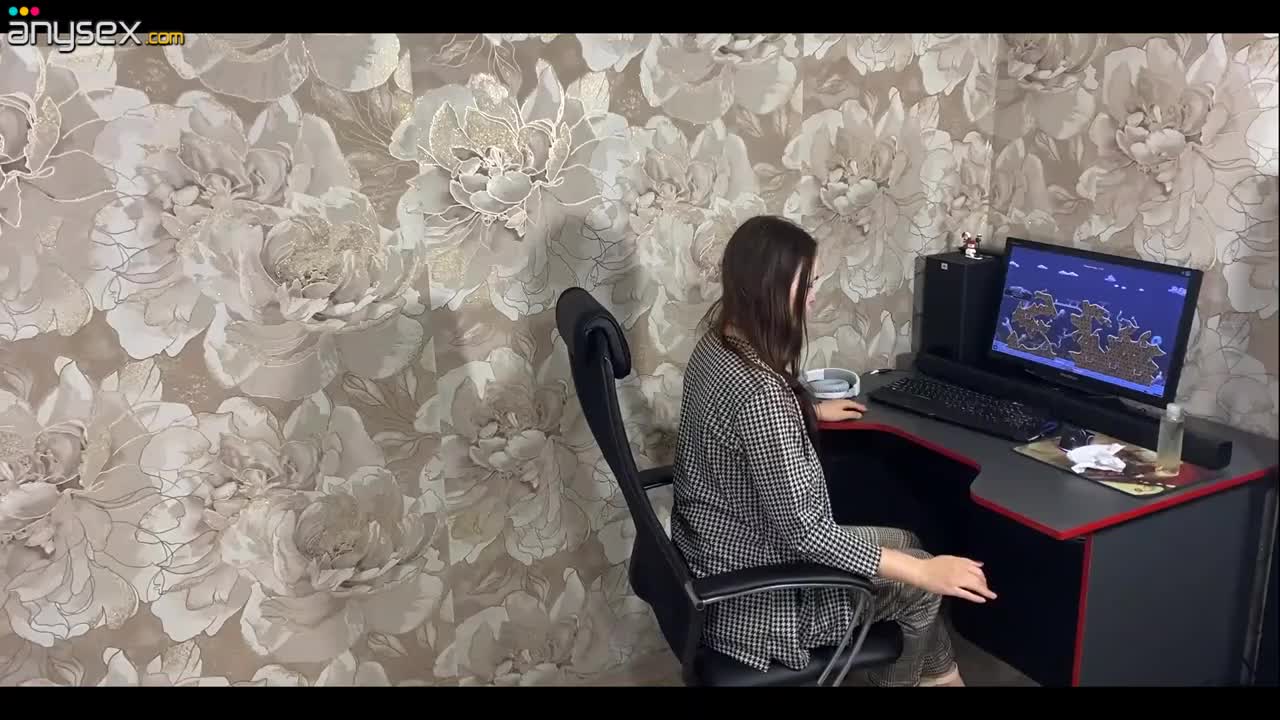 Fucked my kink teen step-mom cuz she was playing my PC Free Porn Videos | ePornAny.